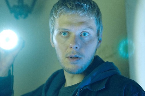 Vampiros, decapitaciones y miedos ancestrales. La insólita historia real detrás de 'Los colores del mal: Negro', el nuevo éxito de Netflix