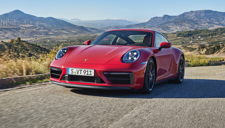 El nuevo Porsche 911 GTS es el 911 por excelencia: 480 CV y 570 Nm y tecnología heredada del 911 Turbo