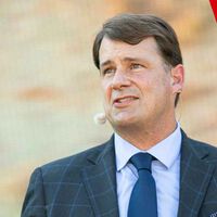 "Los aranceles abrirán un agujero en la industria como no se ha visto nunca". El CEO de Ford se pone serio contra las decisiones de Trump para revivir al coche americano