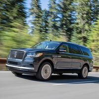 El Lincoln Navigator 2022 estrena facelift y un sistema de conducción manoslibres