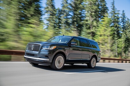 El Lincoln Navigator 2022 estrena facelift y un sistema de conducción manoslibres