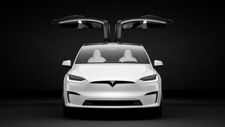 Tesla Model X 4