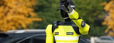 En China ya no se llevan los policías de tráfico de carne y hueso: ahora son los robots los que regulan el tráfico en las grandes ciudades
