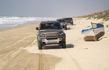 Land Rover Defender Prueba Donana 100