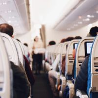 Esta maleta de cabina para viajar sin facturar está arrasando por su durabilidad y es de las más vendidas