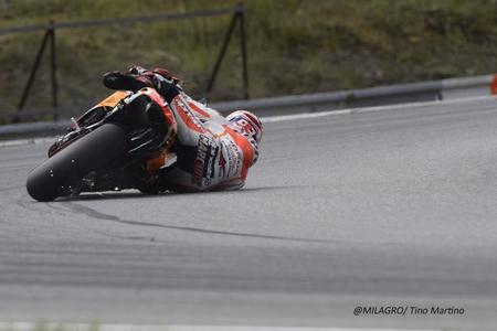 La salvada de Marc Márquez en Brno, en vídeo
