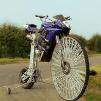 Un youtuber ha transformado una Yamaha R6 en el biciclo más rápido del mundo, y es el nuevo orgullo de los británicos 