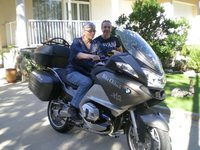 Tres generaciones de mujeres moteras, compartiendo sus experiencias