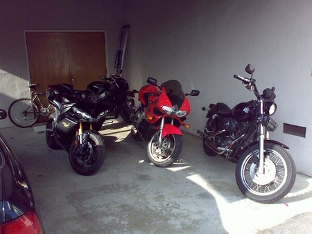 Motos en el garaje