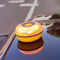 La DGT quiere hacer limpieza con una ITV de balizas: estas cuatro V16 ya no son legales. ¿Significa que la he comprado para nada?