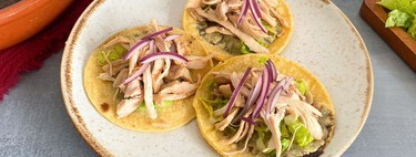 Panuchos yucatecos, una receta mexicana con frijoles dentro de la tortilla