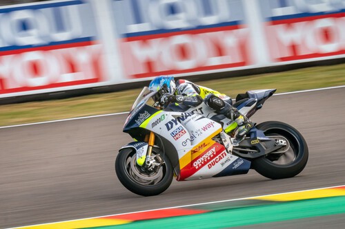 Héctor Garzó se estrena en el mundial de MotoE y Jordi Torres se destaca como líder de las motos eléctricas