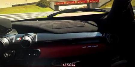 Ferrari celebra sus 15 millones de fans en FB con un video de LaFerrari