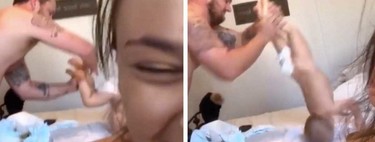 Cuando cambiar pañales se vuelve una odisea: el vídeo viral que ha hecho reír a millones de padres