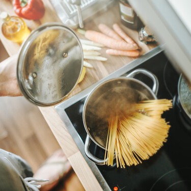 Carrefour tiene la solución para ordenar ollas y sartenes de manera sencilla y funcional
