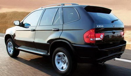 Alemania prohibe la venta del Sceo SUV por ser una copia descarada del BMW X5