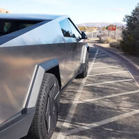 Un youtuber se ha cruzado EEUU con una Tesla Cybertruck. La autonomía real es tan mala que ha tenido que parar cada 180 km