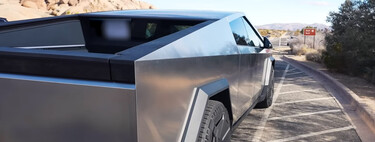 Un youtuber se ha cruzado EEUU con una Tesla Cybertruck. La autonomía real es tan mala que ha tenido que parar cada 180 km