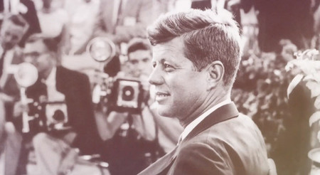 Restaurando las fotografías del fotógrafo personal de JFK destruidas en el 11S