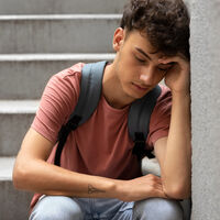 Tres estrategias para ayudar a los adolescentes a afrontar y gestionar conflictos 