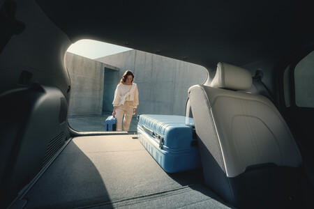 Ev3 Gtl My25 Image Beauty Interior Truckspace With Talent Iso