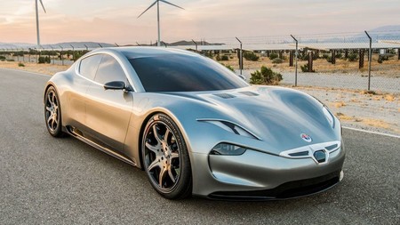 Fisker se apunta a la revolución de las baterías en estado sólido: tiene cinco años para conquistar el sector