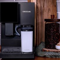 MediaMarkt tiene en su outlet la cafetera con molinillo integrado que mejora nuestras mañanas por menos de 160 euros