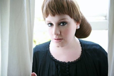 Un puñado de <em>little monsters</em> a la gresca con Adele