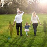 Unos padres que perdieron a sus gemelos por fin tienen una foto con todos sus hijos