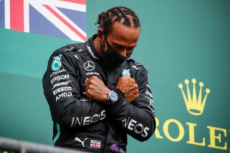 Lewis Hamilton avisa a Red Bull: "Max Verstappen necesita un compañero de equipo más fuerte"
