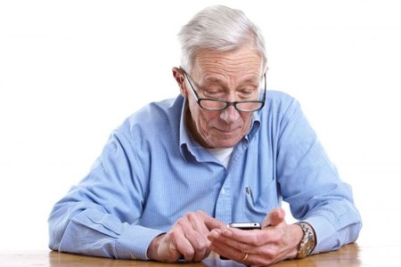 Se reduce la brecha generacional, los mayores de 65 años utilizan cada vez más Internet con fines de ocio