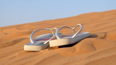 Ofertas en tallas sueltas de zuecos, sandalias y chanclas Quiksilver, Crocs o Havaianas en Amazon