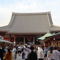Japón ya descubrió qué les hace falta para recibir a 60 millones de turistas: trabajadores en hoteles 