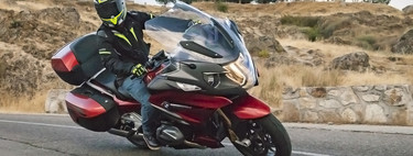 Probamos la BMW R 1250 RT: la misma moto rutera de lujo ahora tiene 136 CV, distribución variable y más gadgets