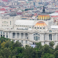 Parece un templo de mármol traído desde otro continente, pero es uno de los edificios más emblemáticos de México 