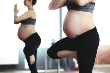 Ejercicio físico durante el embarazo: estos son los beneficios que obtendrás tú (y también tu futuro bebé)