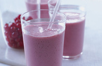 Merienda de verano: batido de yogurt con frutas