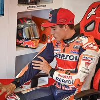Marc Márquez se rompió la placa del húmero abriendo una ventana en su casa, según el Repsol Honda