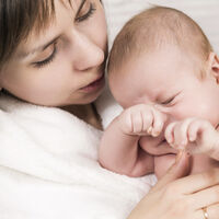 ¿Qué sucede en el cerebro de la madre cuando su bebé llora?