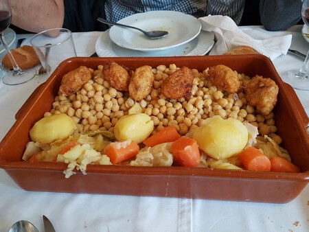 Segundo Vuelco Del Cocido De Puerta Bisagra