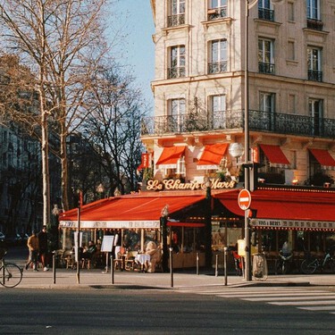 El trastorno psicológico de los japoneses al viajar a París. La embajada ha tenido que abrir una línea para atenderles 24/7