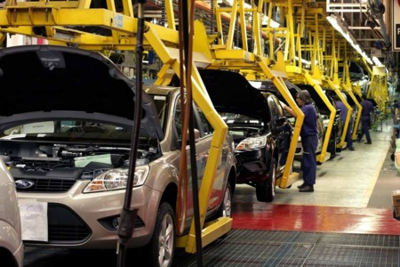 Producción automotriz en México rompió récord en 2015