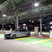 Tenemos más puntos de recarga públicos para coches eléctricos que nunca, pero según este estudio apenas los usamos