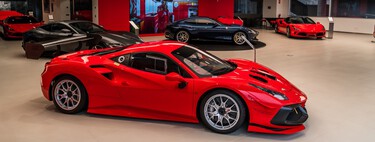 Acudimos a la inauguración de Ferrari Santogal Madrid: así se vive una experiencia de lujo en torno a Ferrari 