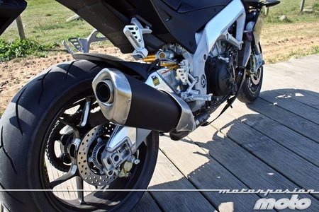 Aprilia Tuono V4 R APRC