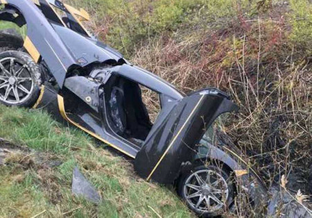 Dolorpasión™: Un Koenigsegg que Agera RS terminó en un zanja