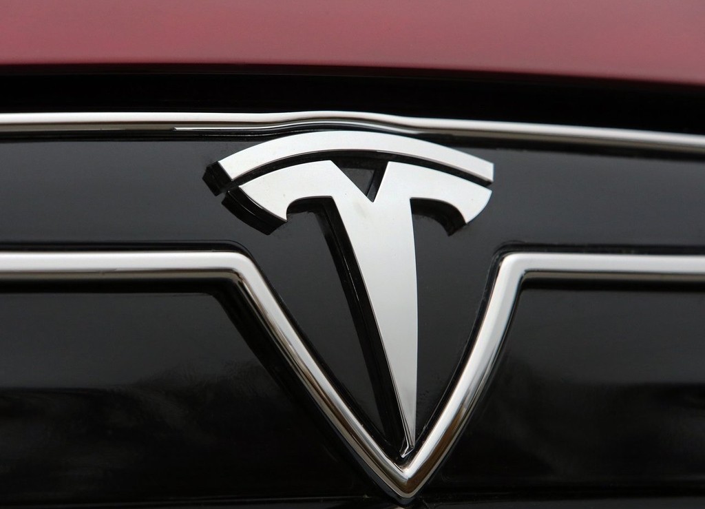 Teslaquila, sí el nombre de un nuevo tequila que Elon Musk ya registró