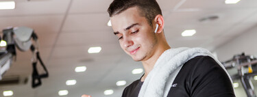 Ni antes, ni después de entrenar: este es el momento ideal de tomar creatina para ganar masa muscular y fuerza, según un grupo de expertos 