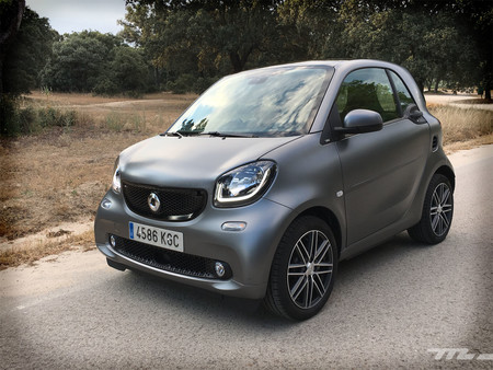 Probamos el smart fortwo EQ 100% eléctrico, el único smart que estará bien visto en las ciudades del futuro