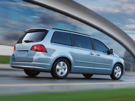 Volkswagen Routan 2